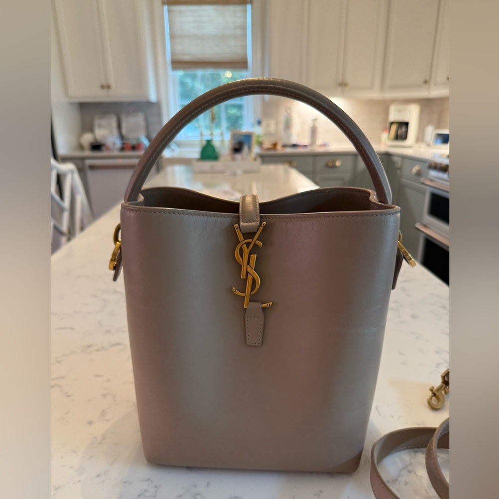 Saint Laurent Le 37 YSL Bucket Bag in Smooth Leather